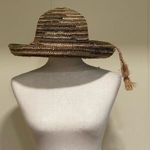 Striped Lightweight Multicolor Straw Hat With Tie Band OS Summer Beach Vacation